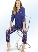 Pyjama met knoopsluiting, borstzak en lange mouwen 