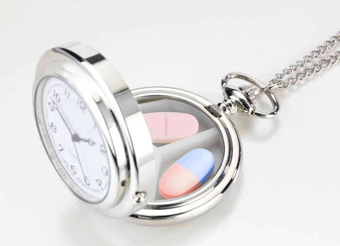Echt zakhorloge met praktisch pillendoosje 