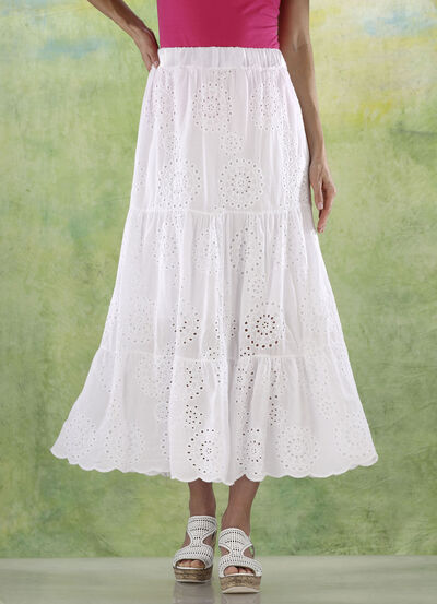 Gelaagde rok met prachtig borduursel met oogjes 