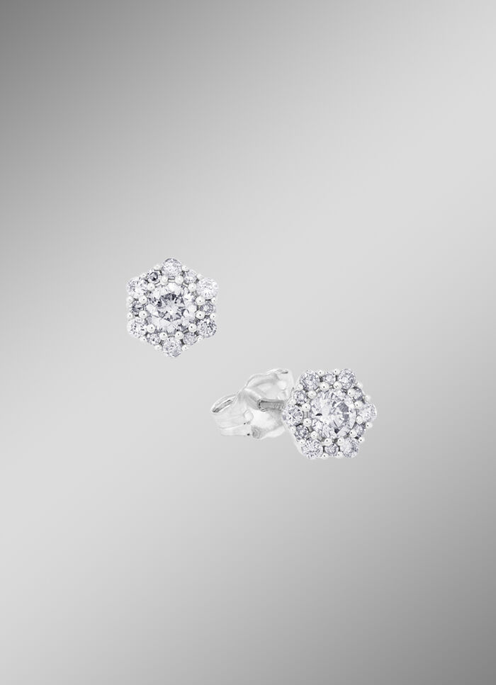 Elegante oorknopjes met diamanten