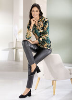 Poloshirt met decoratieve knopen op de V-hals 