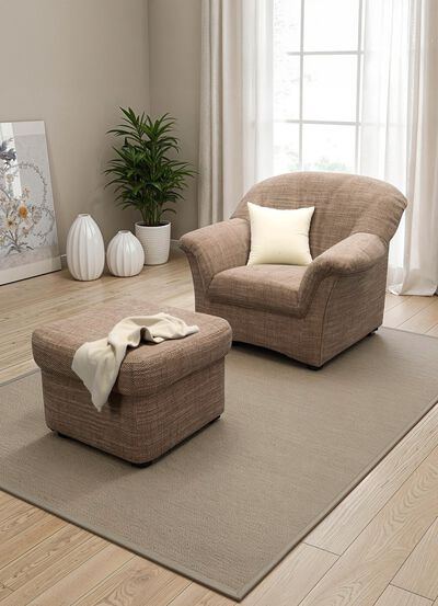 Gem&uuml;tlicher Sessel und Hocker 