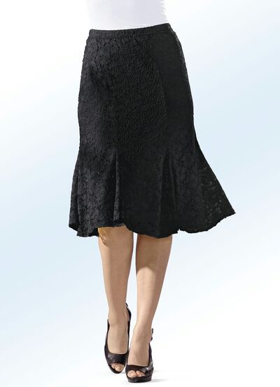 Pandenrok met 6 panden, van prachtig kantwerk 