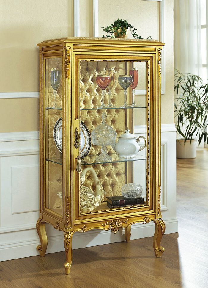 Vitrinekast met marmeren blad en bedekt met echt bladgoud 