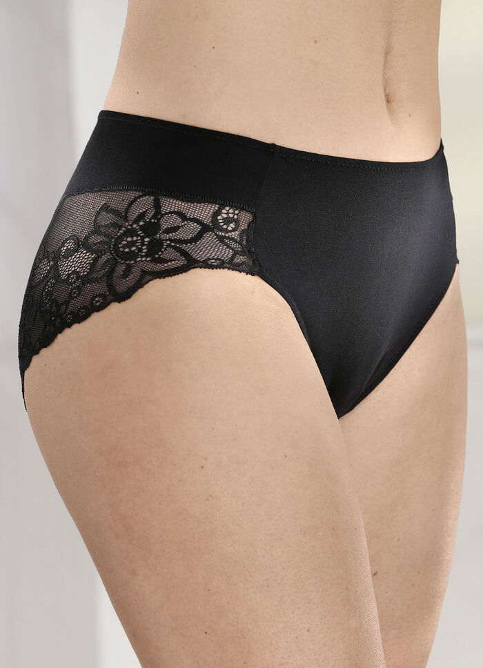 Set van drie slips met delicate elastische kant 