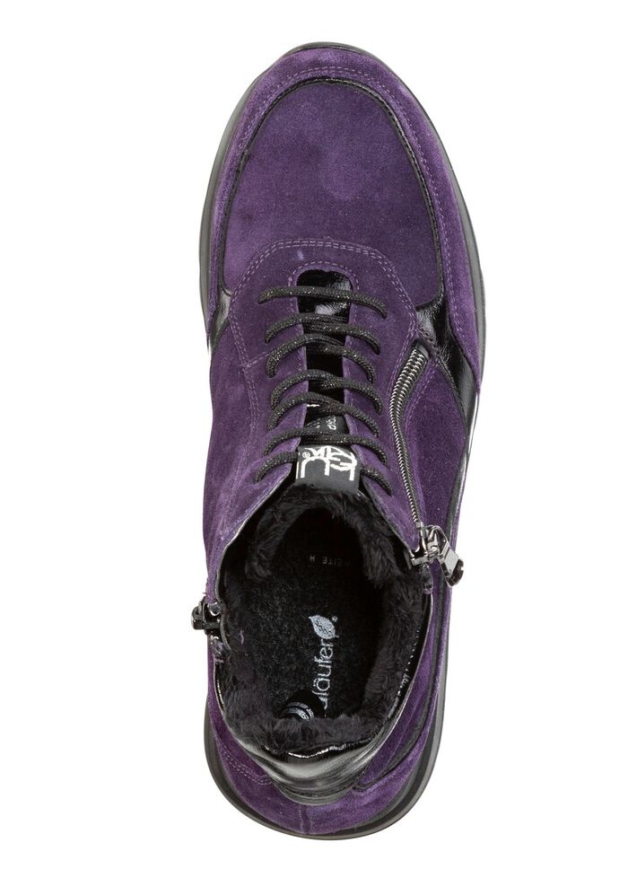 Ranger bootie met veters en laklederen biesjes 