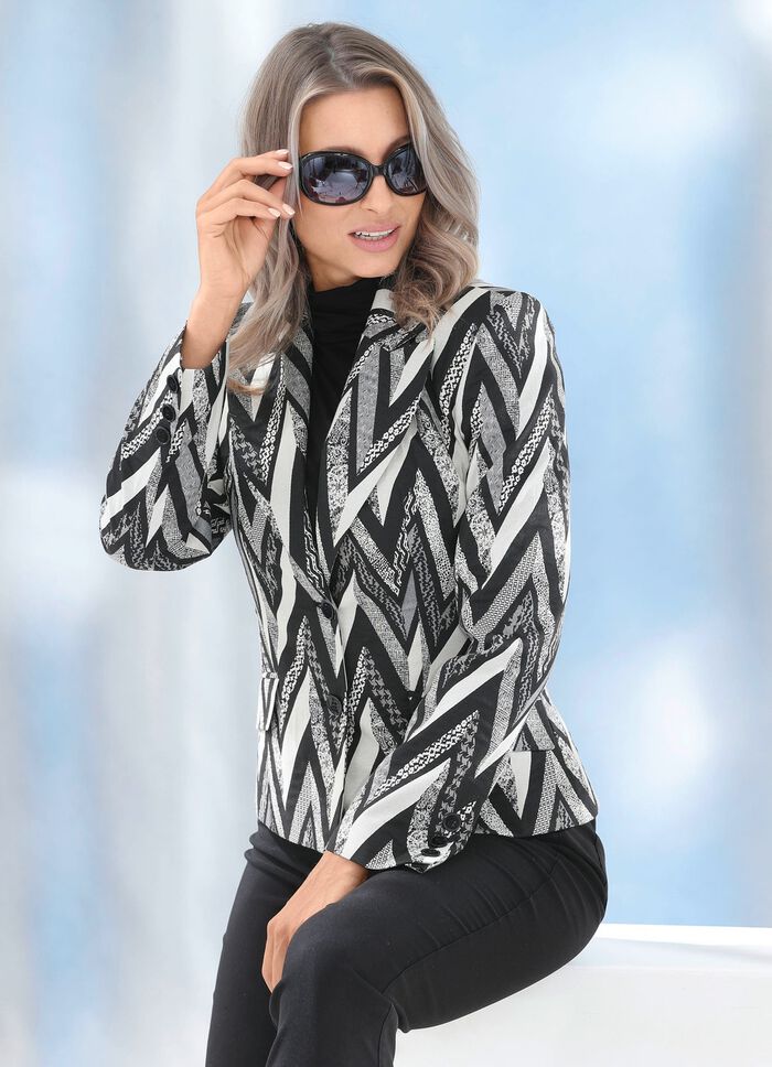 Korte blazer met een extravagant design 