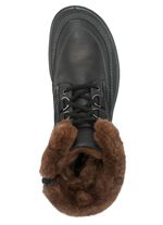 Veterlaarsjes met voering van echt lamsleer ZWART