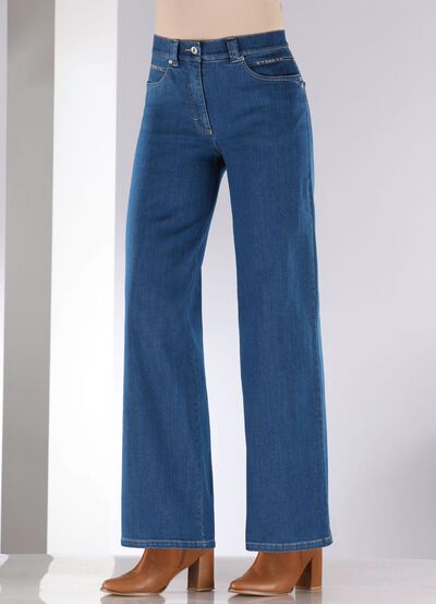 Jeans met subtiele strassversiering 