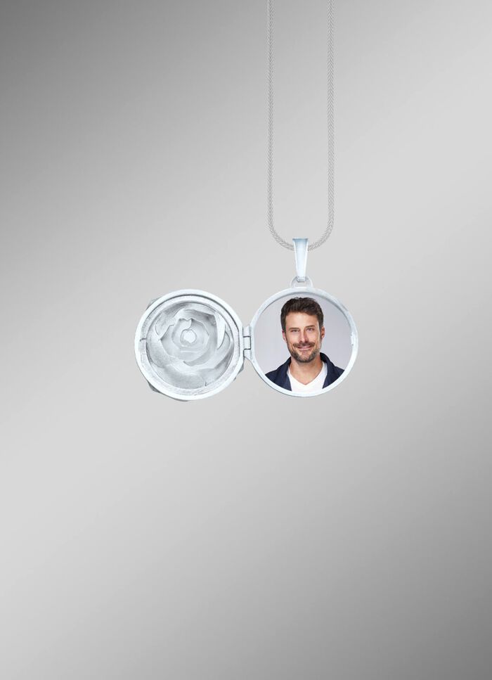 Medaillon met roosontwerp 