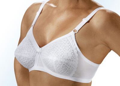 Formaatbeha met fiberfill-inzetstukken in de kanten cups 