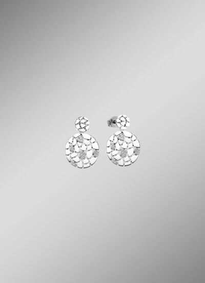 Moderne oorstekers met synthetische zirkonia 