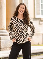 Shirt met plaatversiering aan de voorkant 