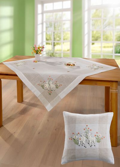  Geborduurde tafel- en kamerdecoratie in linnenlook 
