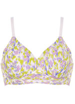 Naturana bh is aan de zijkanten extra hoog uitgesneden 