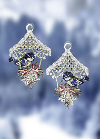 Raamdecoratie, set van 2 van echt kantwerk uit Plauen 