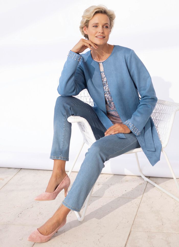 Jeans met bloemenborduursels 