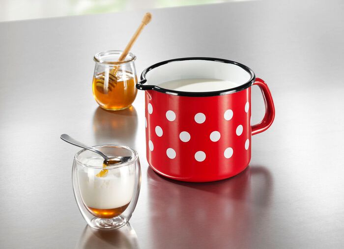 Melkpot gemaakt van duurzaam ge&euml;mailleerd staal van GSW 