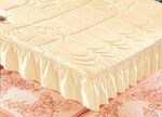 Sprei met volantafwerking 