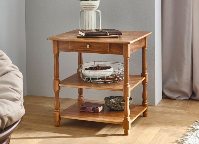 Tafels met gedraaide poten van massief hout 