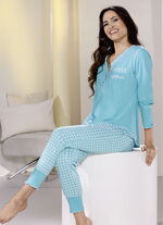 Pyjama met V-hals en knoopsluiting 