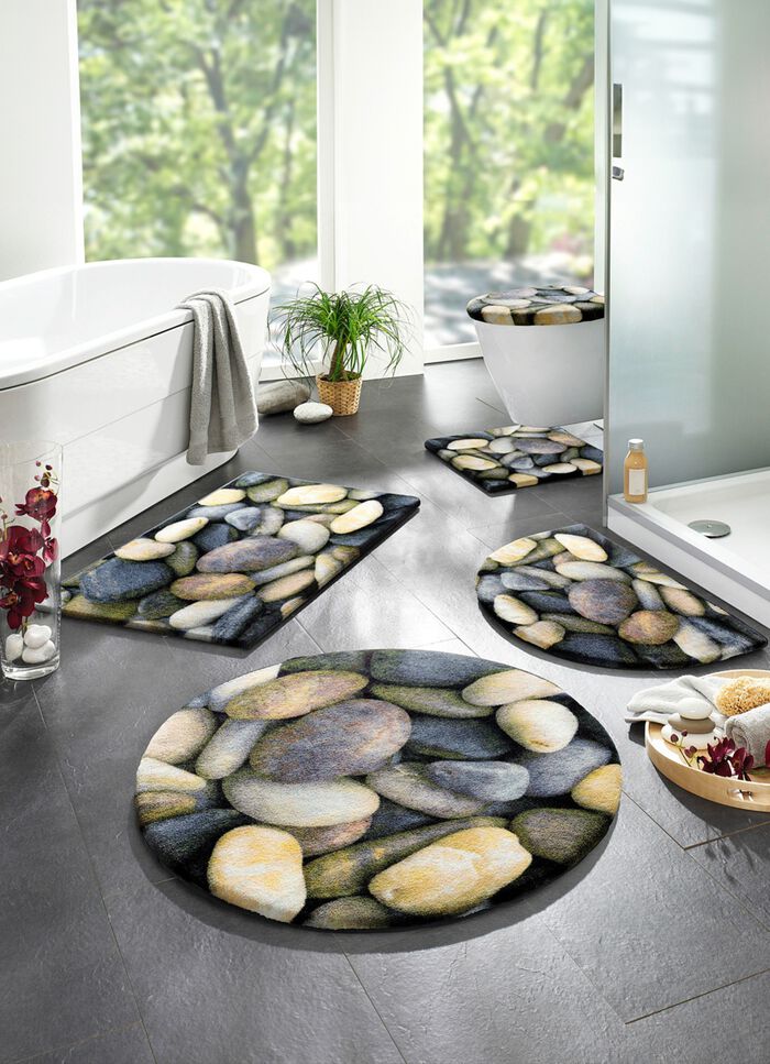 Onderhoudsvriendelijke badkamerset met kiezelmotief 