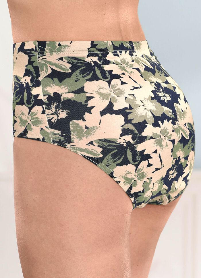 Verpakking van vier slips met een mooi bloemendessin 