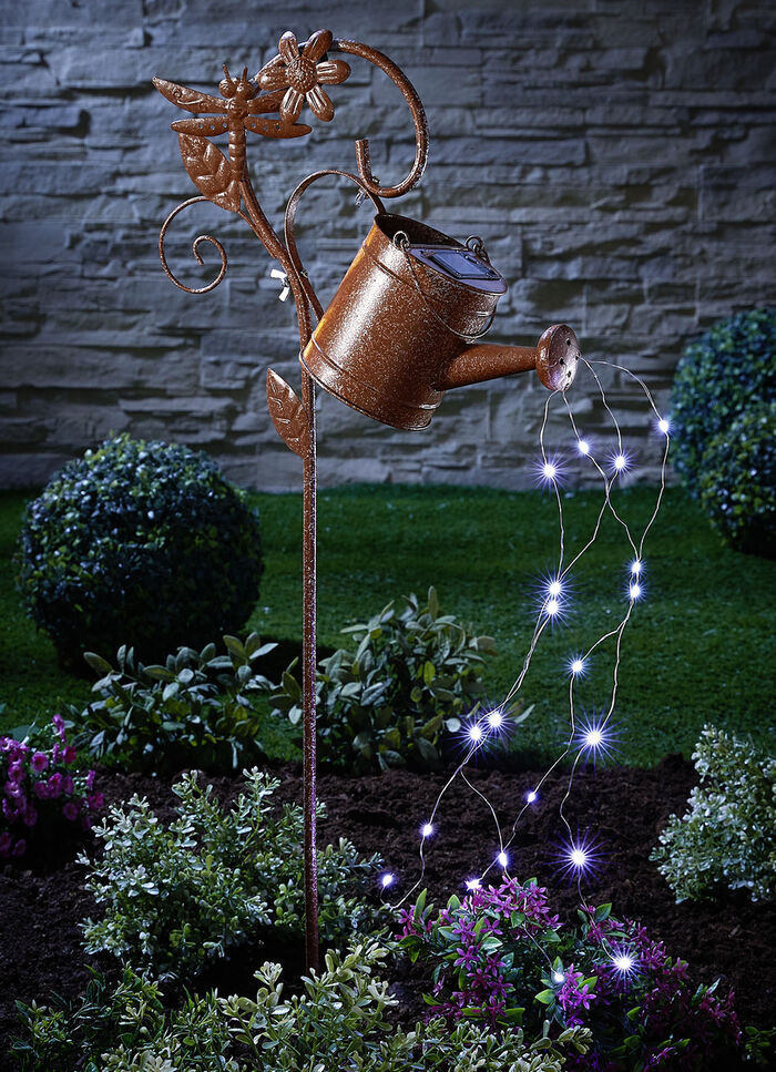 Solarplug gieter van ijzer in roestlook 