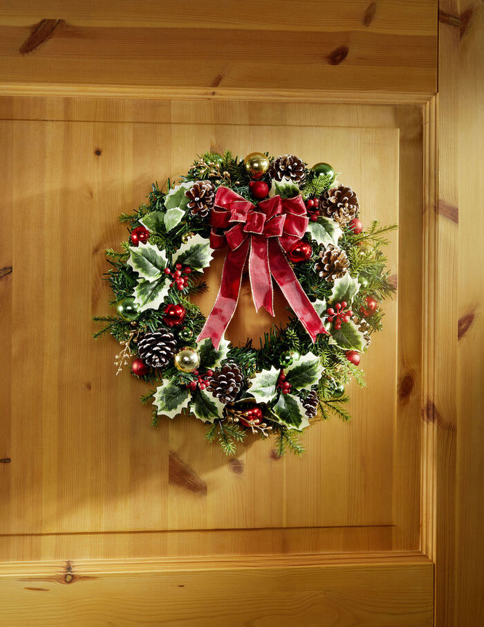 Wandkrans gemaakt van hoogwaardig kunst- en textielmateriaal 