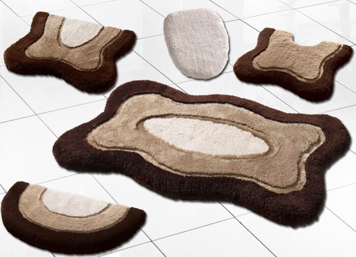 Barrevoetszachte badkamerset met hoog-laag structuur BRUIN