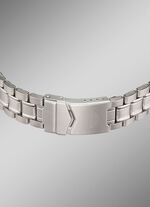 Master Time radiogestuurd dameshorloge gemaakt van titanium 