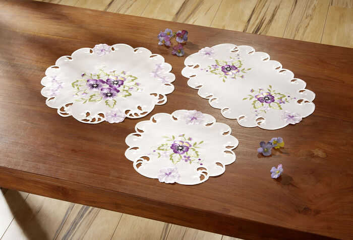 Tafel- en kamerdecoratie met vioolborduurwerk LILA