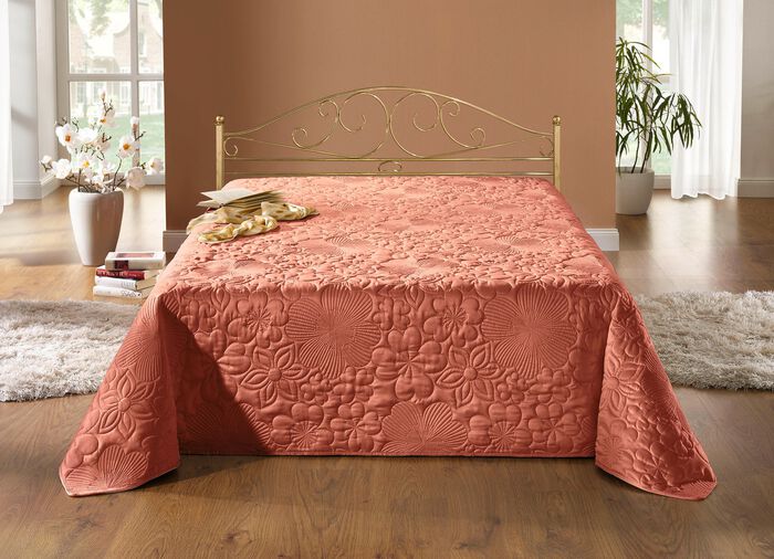 Uitstekend gemaakte sprei en bijpassende kussenslopen OUDROZE