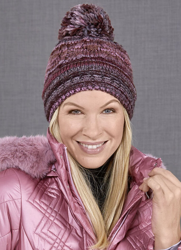 Grofgebreide muts met wollen bobbel BORDEAUX-ROZE