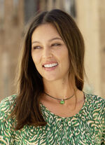 Halsketting met groen leren koord en Rivoli glassteen