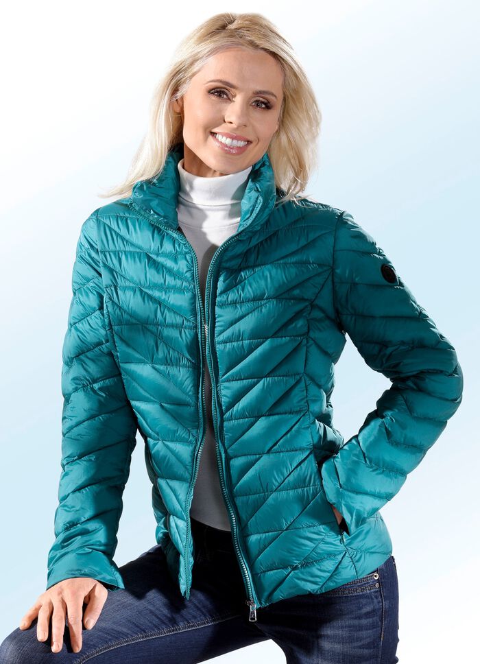 Functionele jas met trendy stiksel 