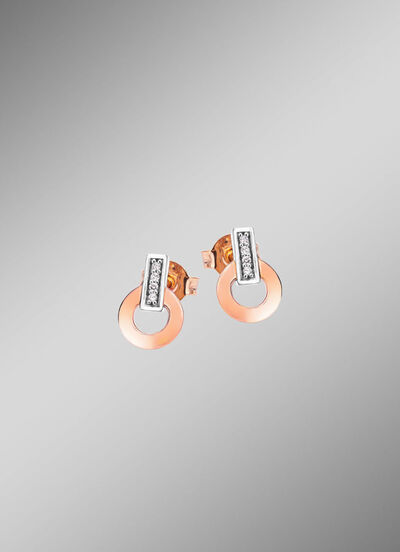 Moderne oorbellen met 8 diamanten 