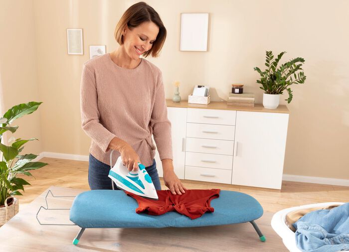 Inklapbare tafelstrijkplank voor snel strijken onderweg 