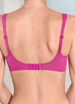 Rosa Faia beugelbeha met tule borduurkant 