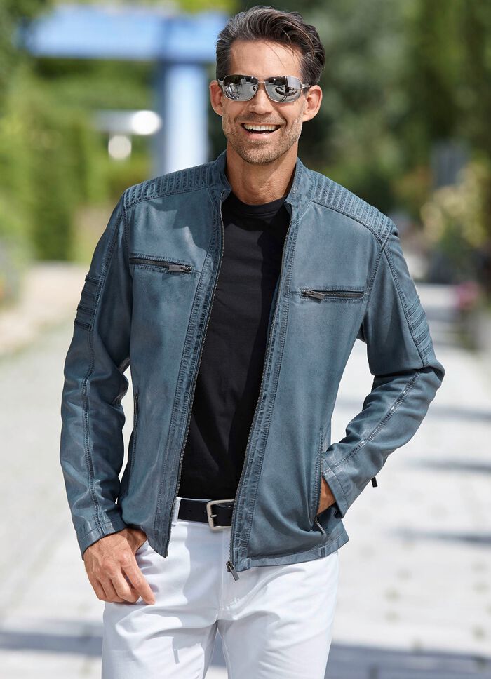 Kort leren jasje met sierstiksels 