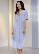 Set van twee nachthemden, kuitlengte met knoopsluiting 