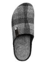 Laurina pantoffels gemaakt van geruit textielmateriaal 