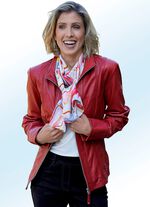 Kort leren jasje met studs 