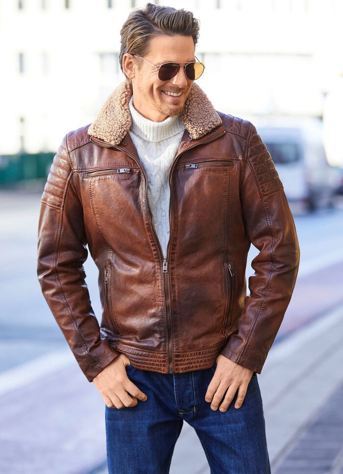 Kort leren jack met rand van imitatiebont 