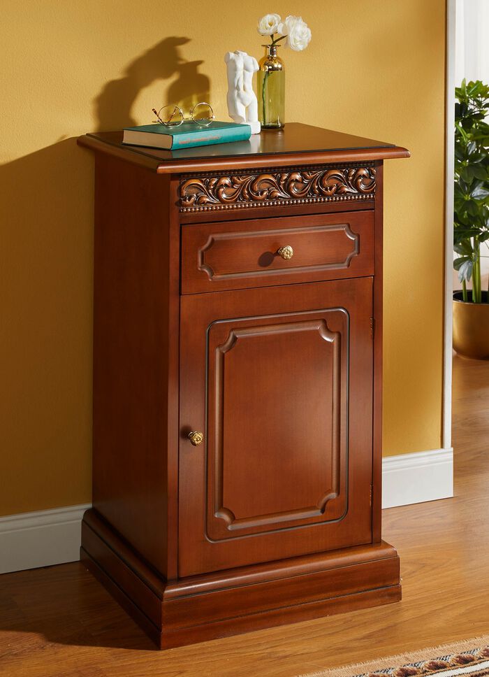 Ladekastserie met echt houtfineer en gesneden decoraties 