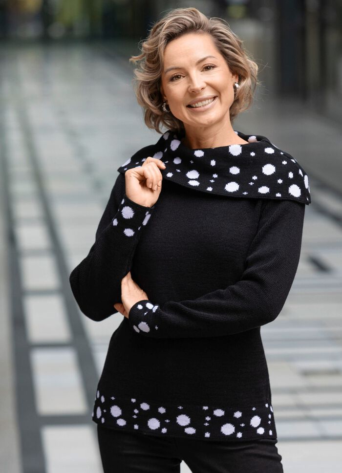 Trui met stippendessin 