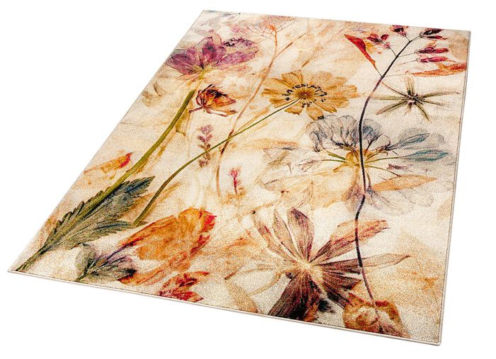 Bruggen en tapijten met bloemmotieven 