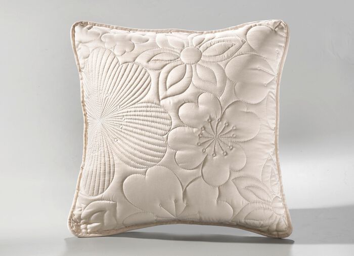 Uitstekend gemaakte sprei en bijpassende kussenslopen CR&Egrave;ME