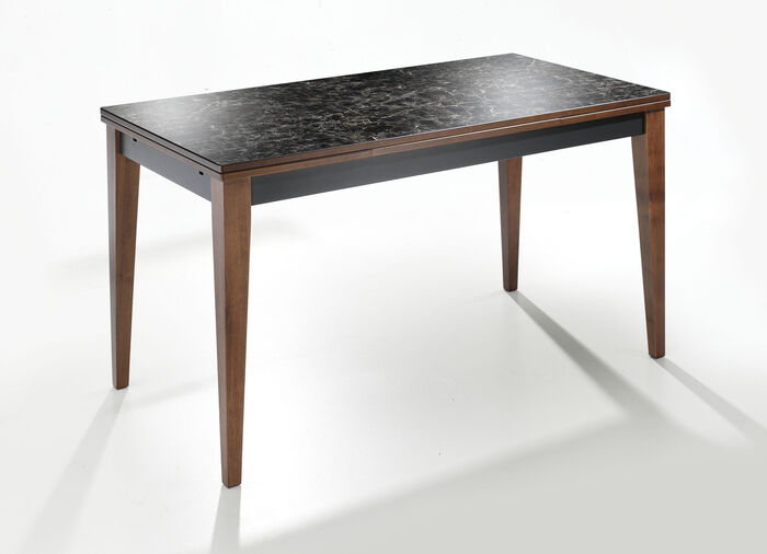 Eettafel met decoratief tafelblad 