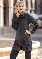 Lang vest met cloqu&eacute;-effecten 